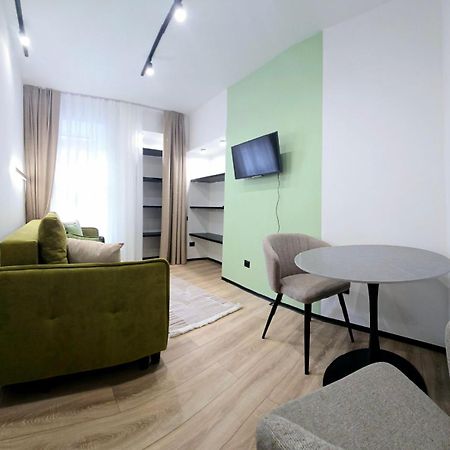 Apartment In The City Center Near The Park Lvov Exteriér fotografie