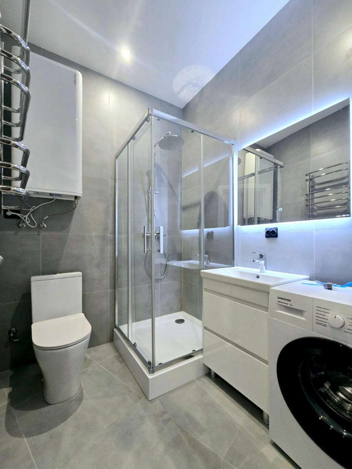 Apartment In The City Center Near The Park Lvov Exteriér fotografie